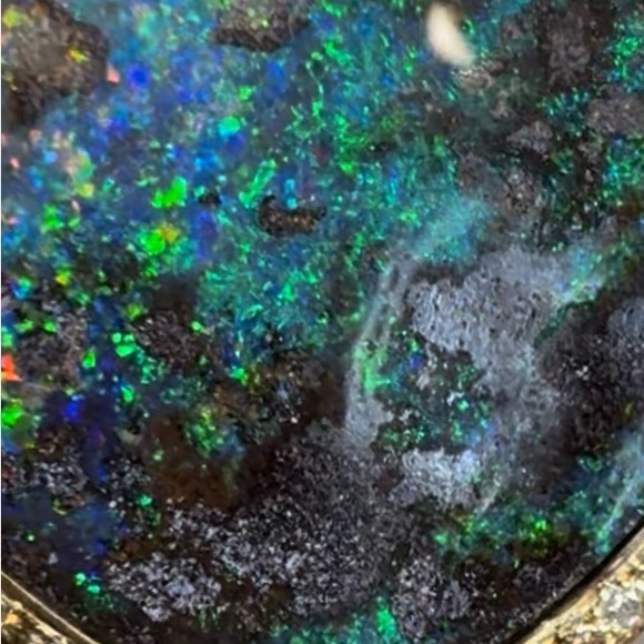 Pristine condition 24.38ct Australian boulder Opal with diamonds, 18K YG - Picture 15 of 16